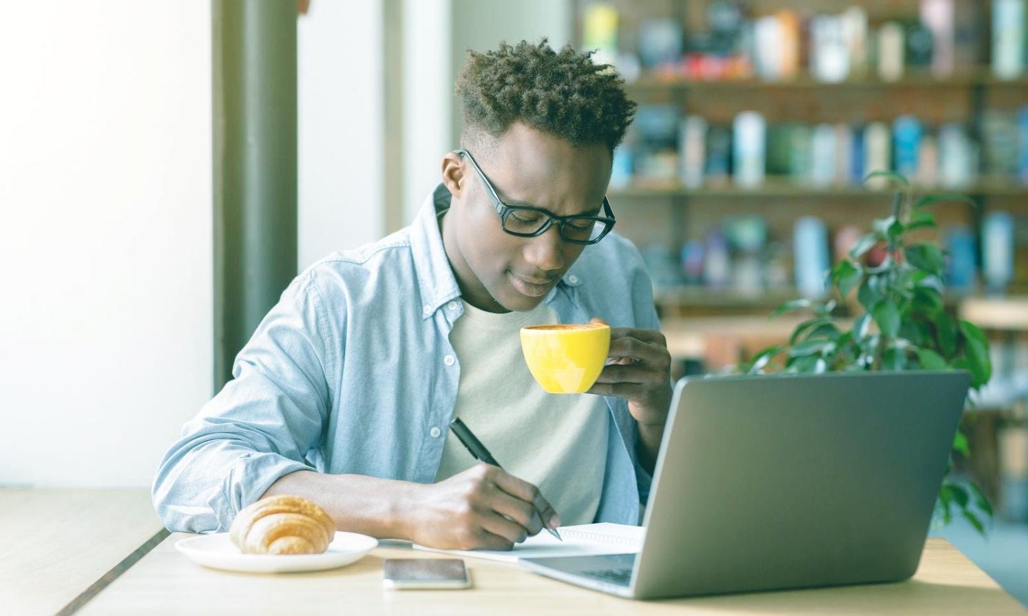 Professionelle Analyse von Finanzberichten und Investmentdokumenten